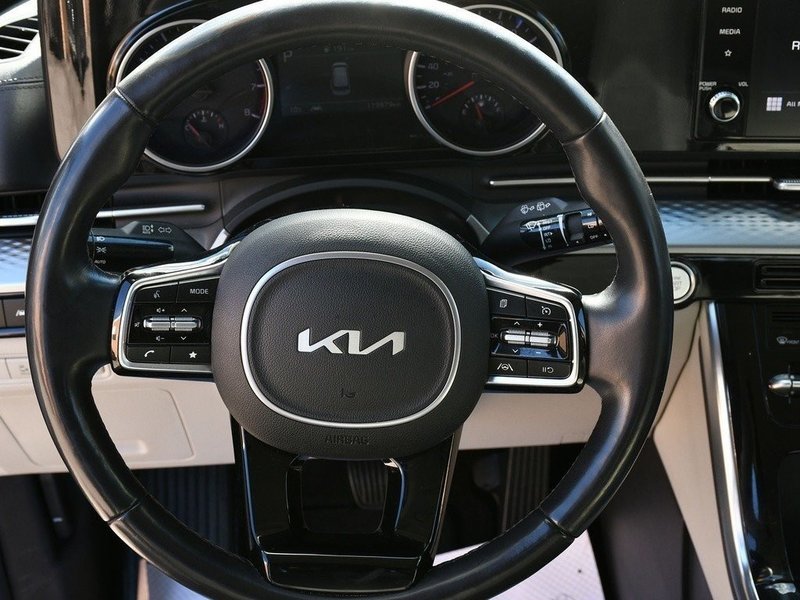 2024 Kia Carnival LX+ Clean CarFax Report | Great Family Mover | Power Sliding Doors| Previous Rental |