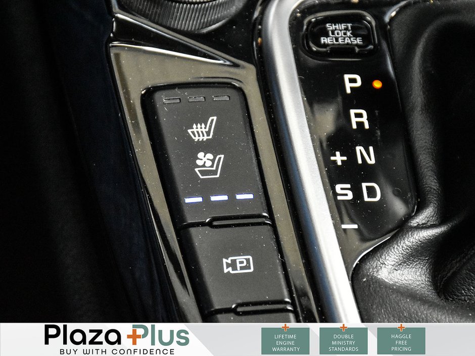 2024 Kia Seltos SX XLine Navigation l Sunroof l Back Up Camera