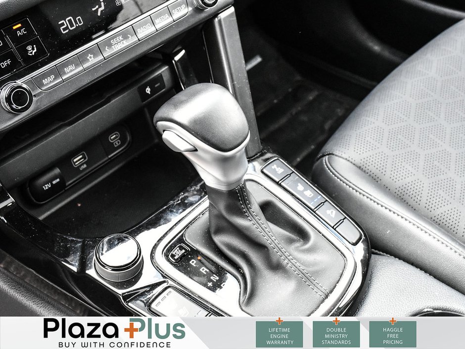 2024 Kia Seltos SX Sunroof l Navigation l Leather