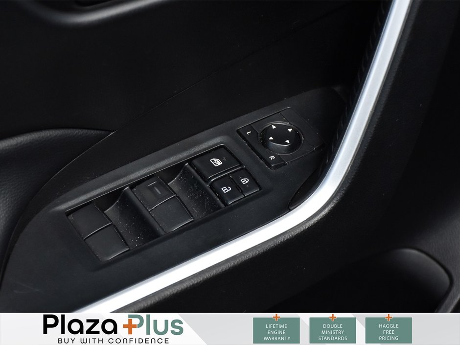 2022 Toyota RAV4 LE 1 Owner | All Wheel Drive | Certified |