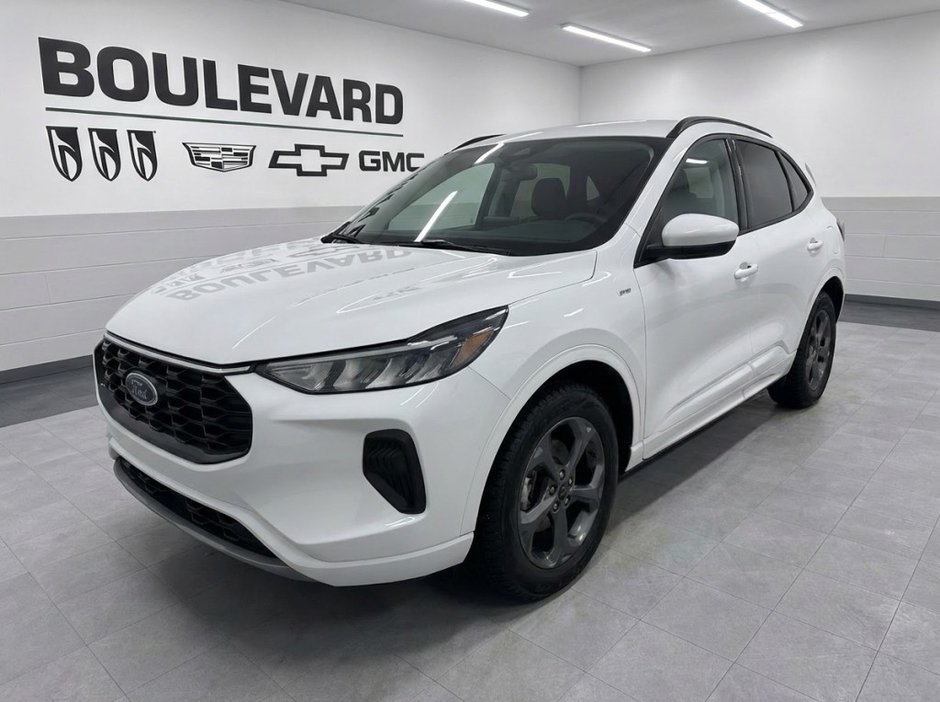 2023 Ford Escape ST-LINE PNEUS ÉTÉ ET HIVER in Rimouski, Quebec - w940px