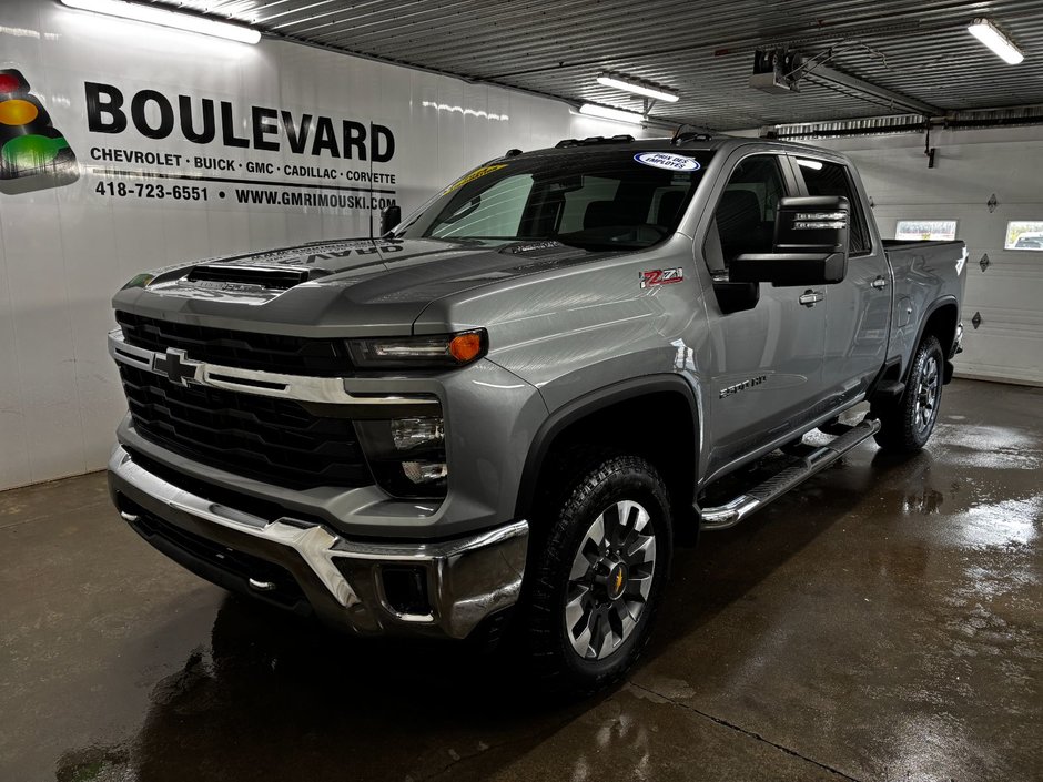 Chevrolet SILVERADO 2500 HD  2024 à Rimouski, Québec - w940px