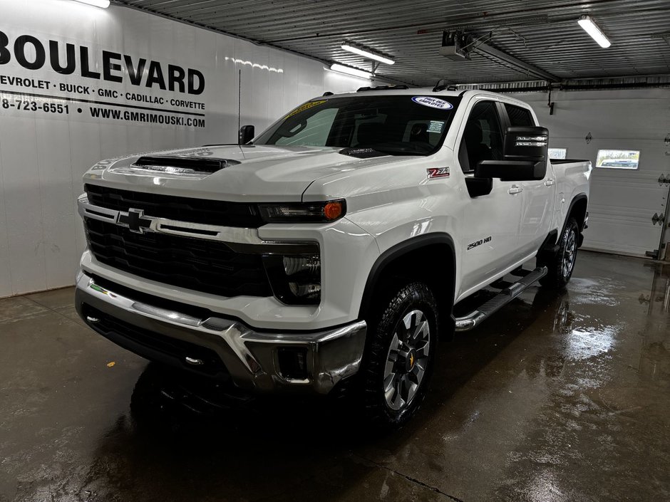 Chevrolet SILVERADO 2500 HD  2024 à Rimouski, Québec - w940px