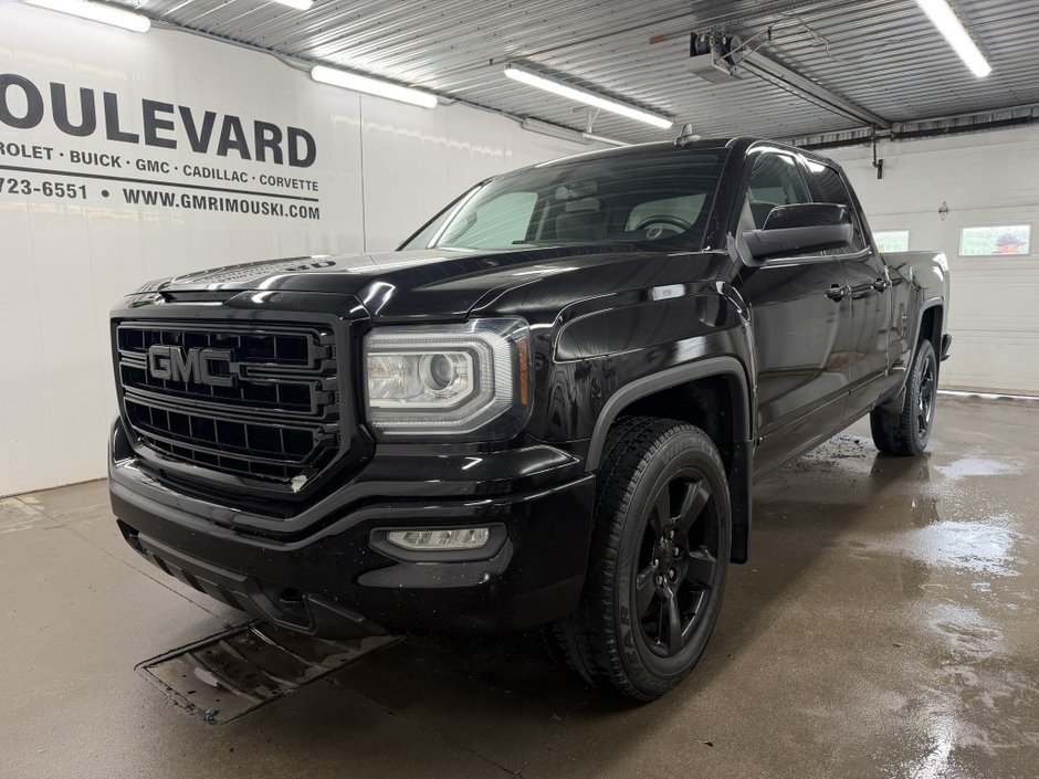 2016 GMC SIERRA 1500 CABINE DOUBLE V8 in Rimouski, Quebec - w940px
