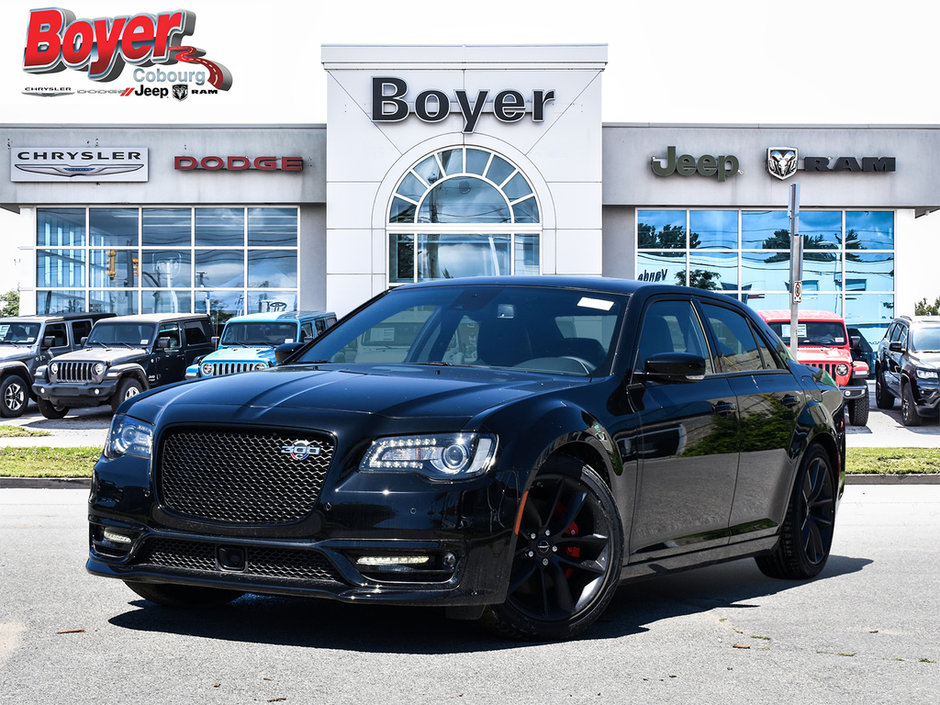 2023 Chrysler 300 in Pickering, Ontario - w940px