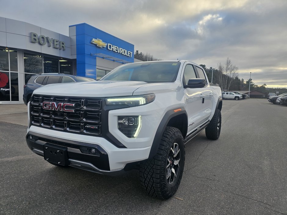 2024 GMC Canyon in Pickering, Ontario - w940px