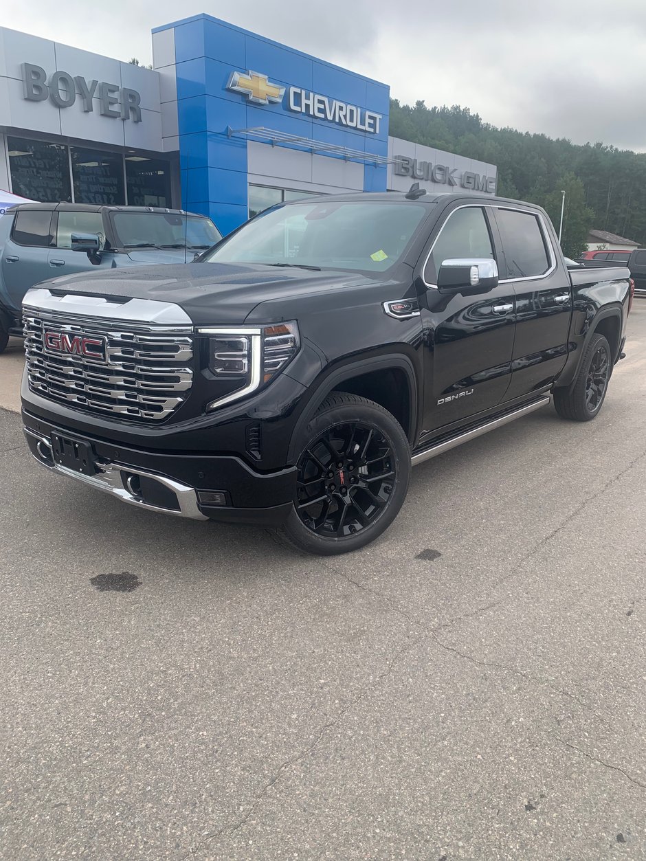 2024 GMC Sierra 1500 in Pickering, Ontario - w940px