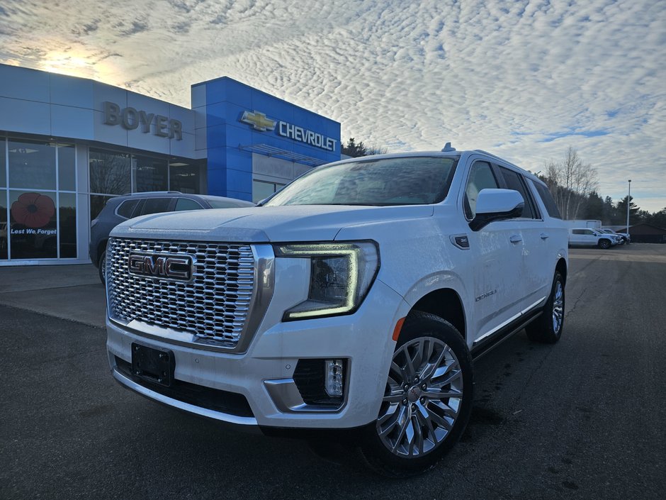 2024 GMC Yukon XL in Pickering, Ontario - w940px