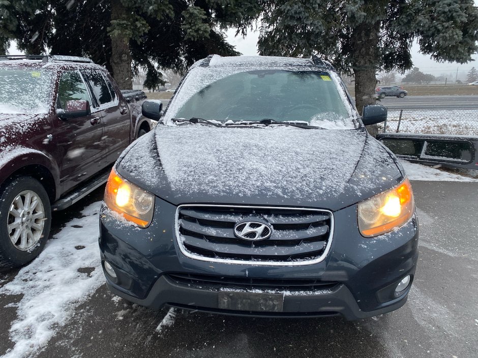 2010 Hyundai Santa Fe in Pickering, Ontario - w940px