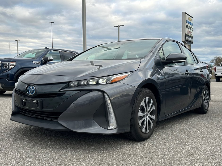 2022 Toyota PRIUS PRIME in Pickering, Ontario - w940px