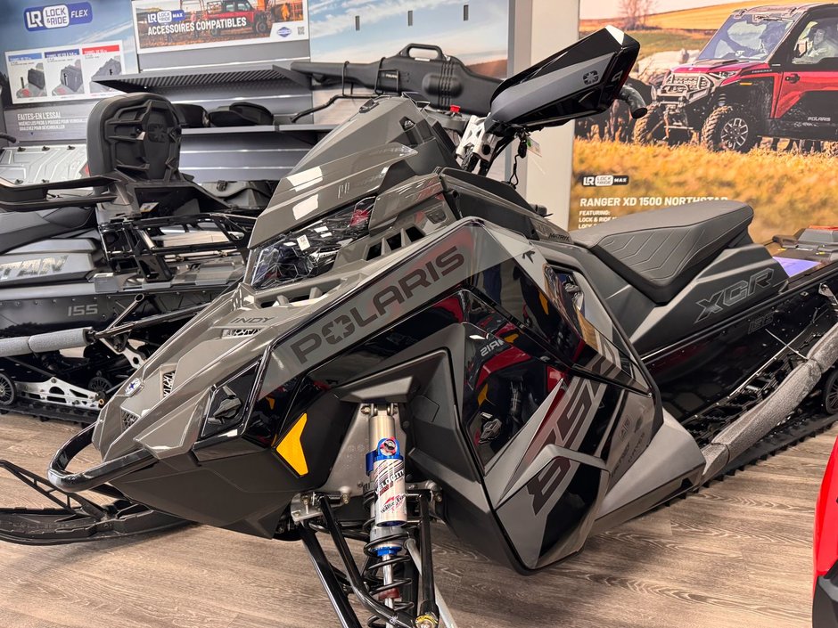 2025 Polaris INDY XCR 850 136 SHADOW GRAY & GLOSS BLACK