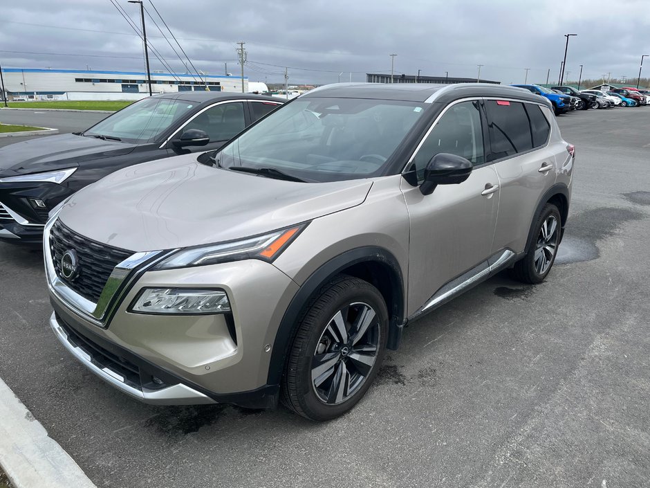 2022 Nissan Rogue Platinum in Amos, Quebec