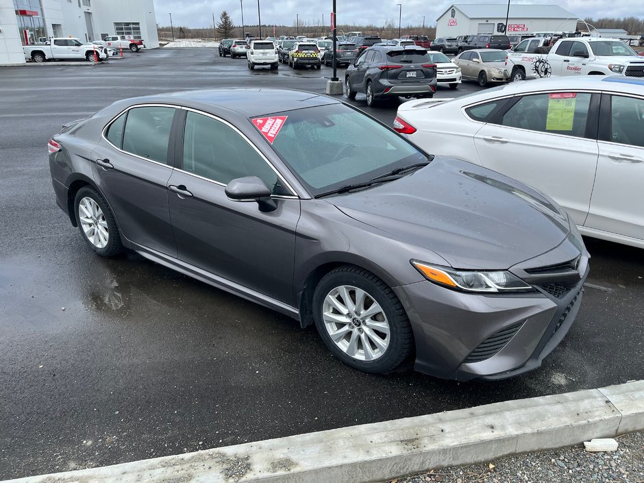 Toyota Camry SE 2020 à Amos, Québec