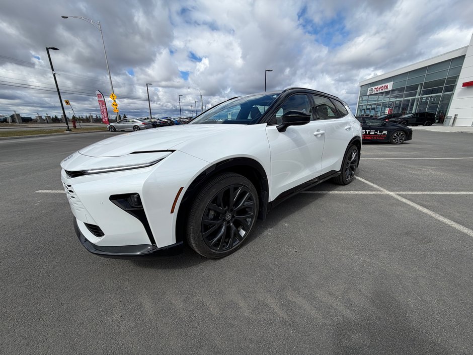 Toyota Crown Signia Limited 2025 à Amos, Québec