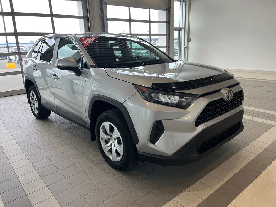 2022 Toyota RAV4 LE in Amos, Quebec