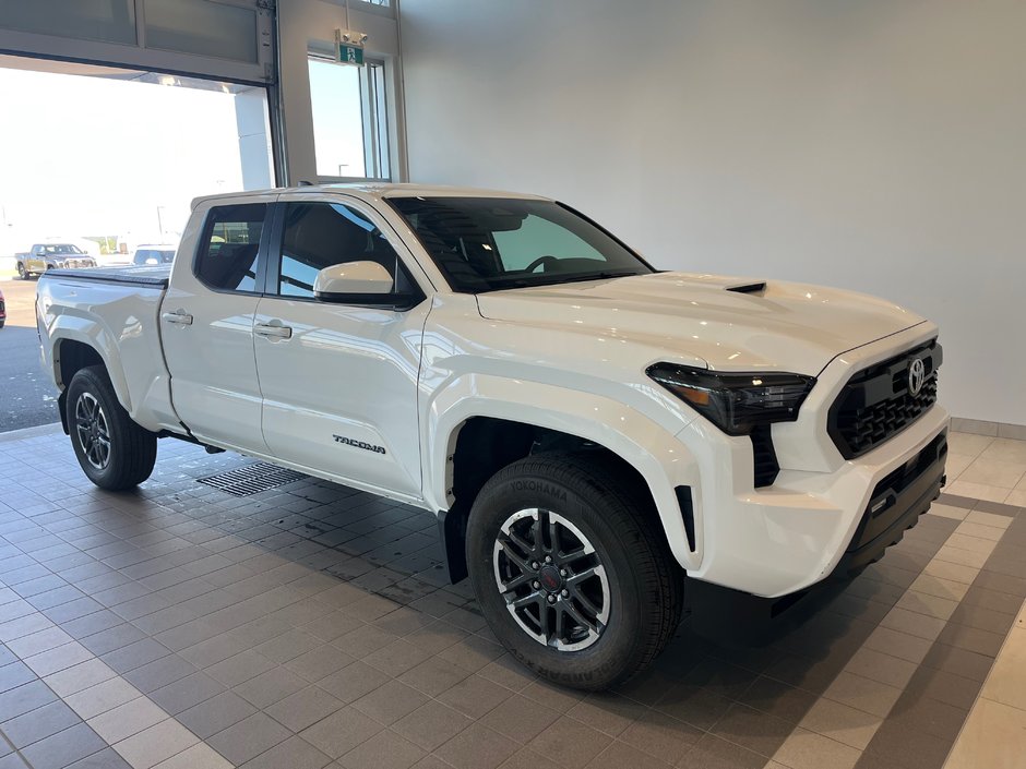 2024 Toyota Tacoma SR5 in Amos, Quebec