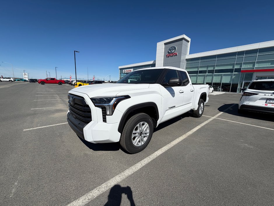 2026 Toyota Tundra SR5 in Amos, Quebec