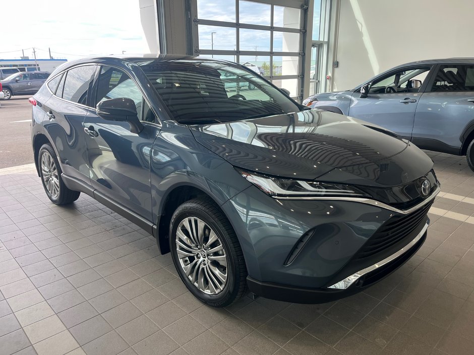 Toyota Venza HYBRIDE LIMITED 2023 à Amos, Québec