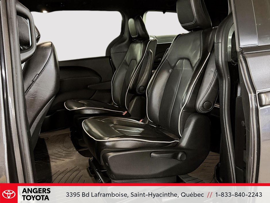 Chrysler Pacifica Hybrid Limited 2023-12