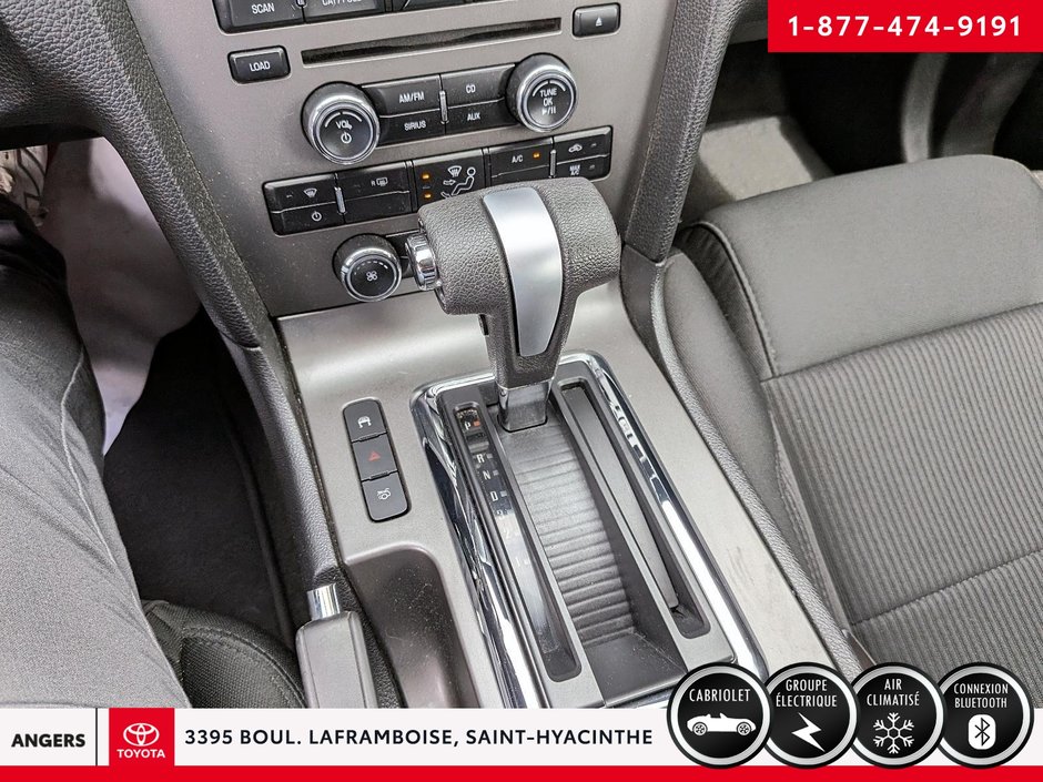 2011 Ford Mustang Convertible premium v6-15