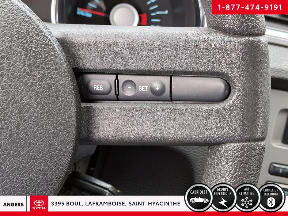 2011 Ford Mustang Convertible premium v6-11