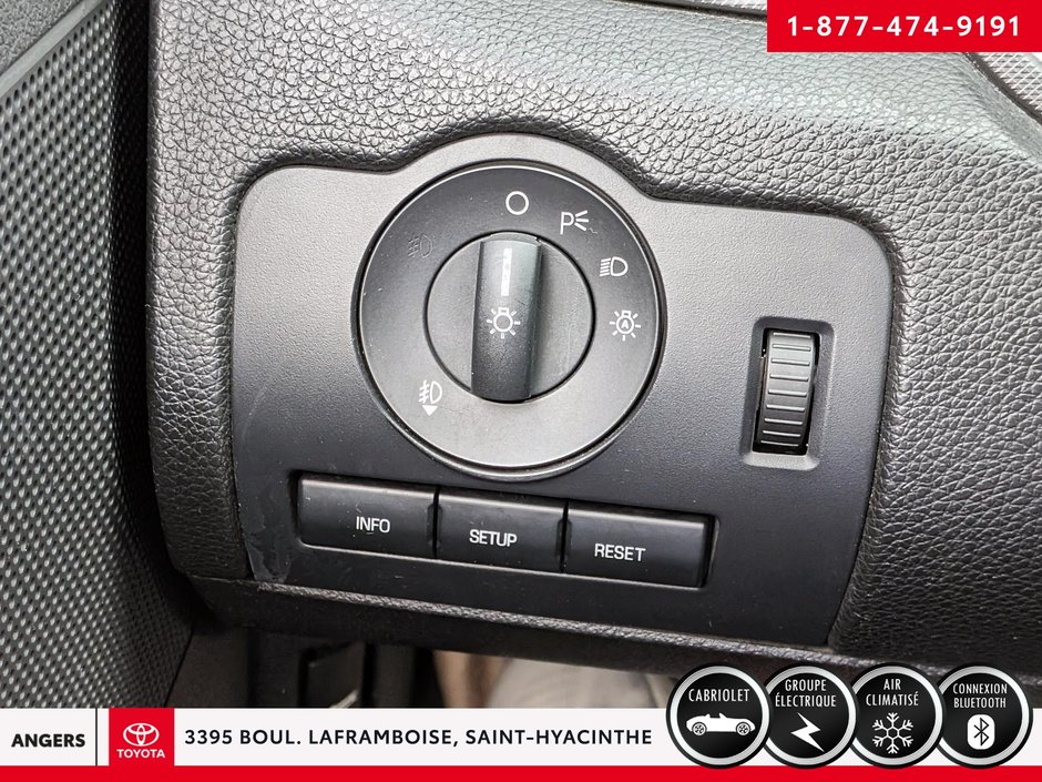 2011 Ford Mustang Convertible premium v6-9