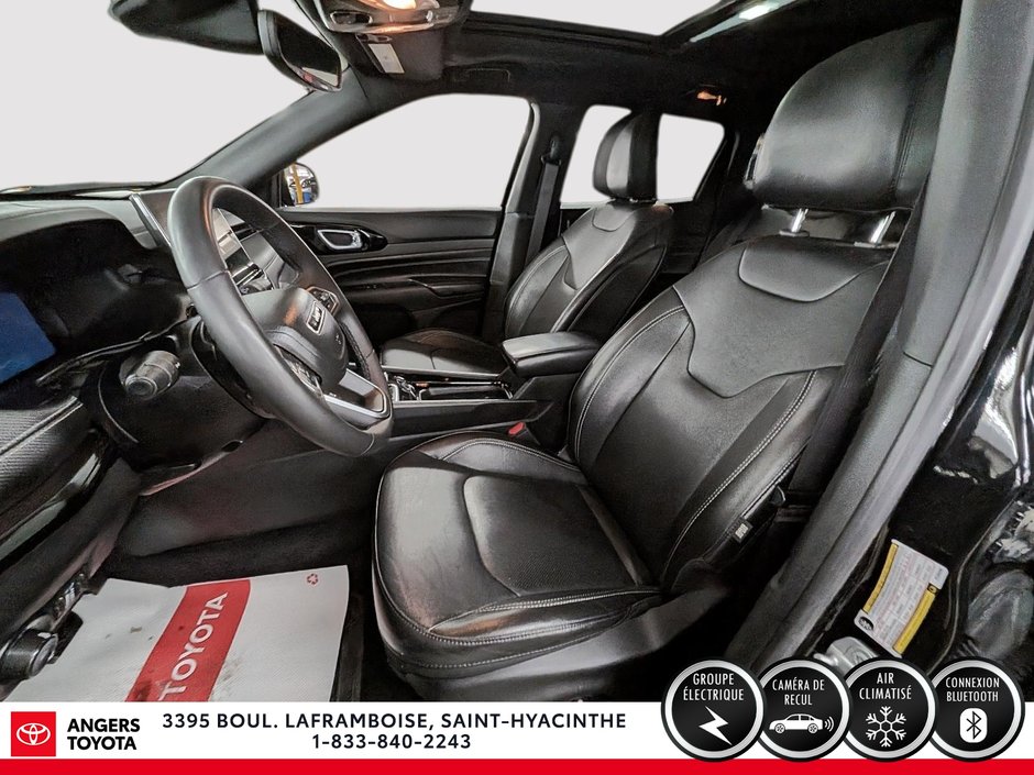 2023 Jeep Compass Altitude-8