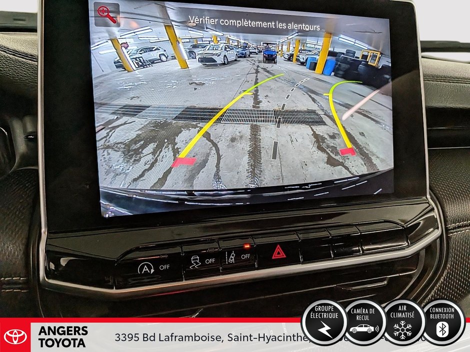 2023 Jeep Compass Altitude-15