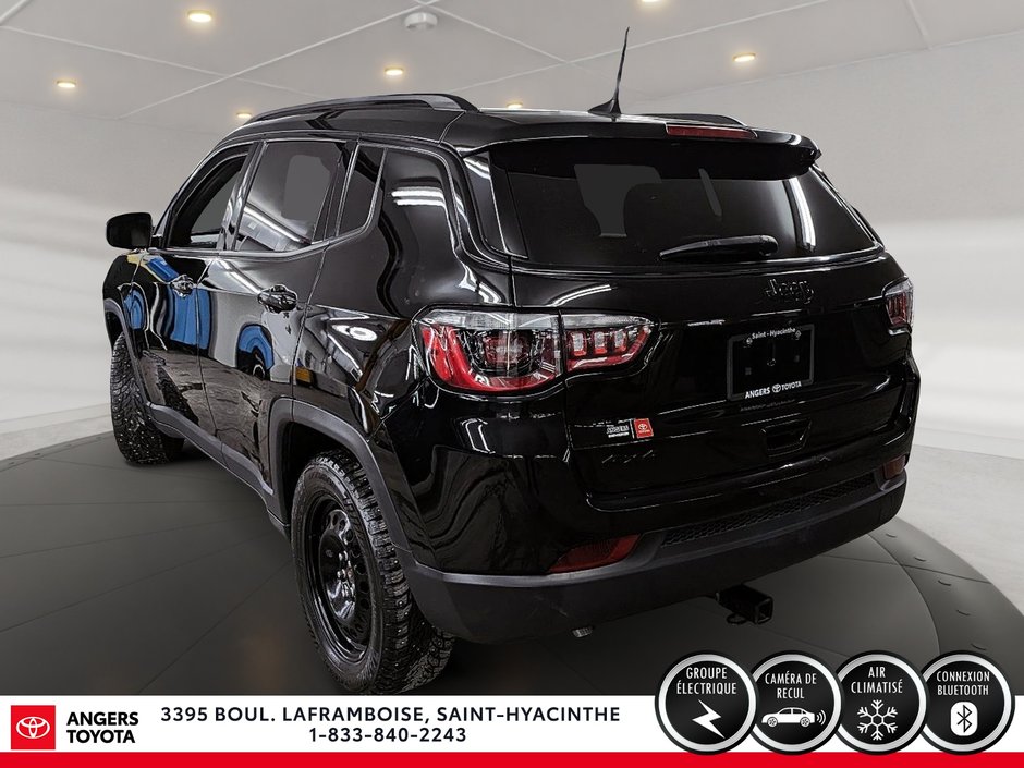 2023 Jeep Compass Altitude-5