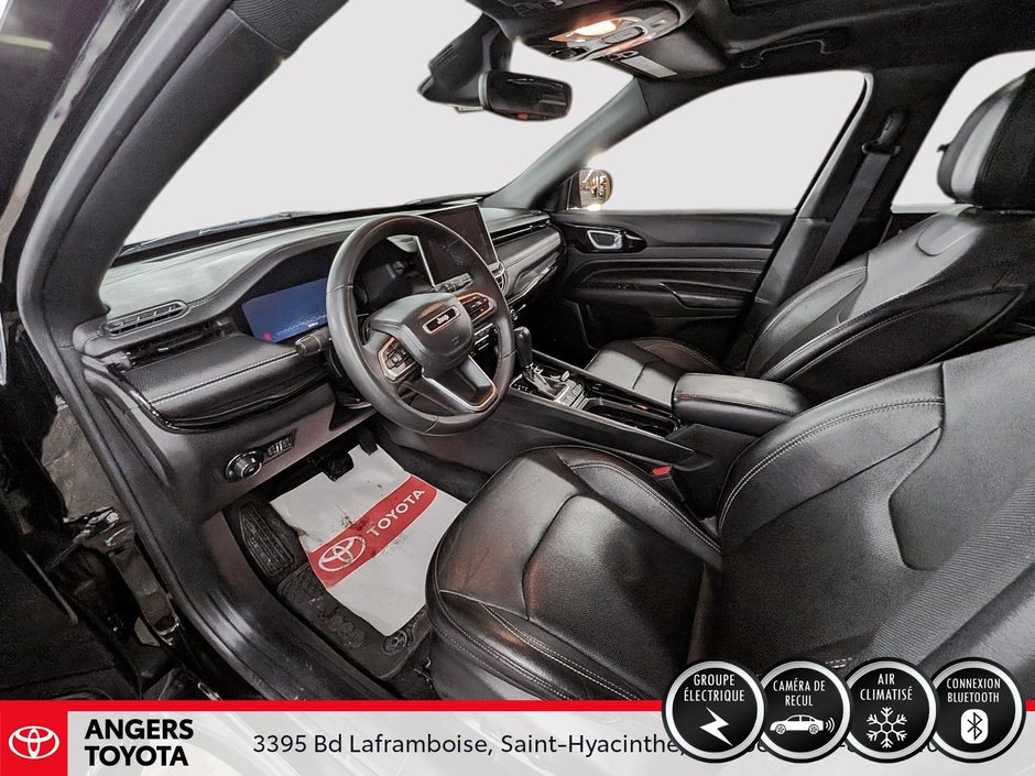 2023 Jeep Compass Altitude-7