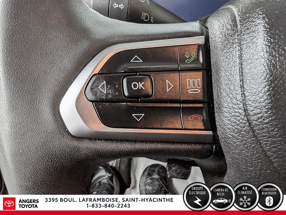 2023 Jeep Compass Altitude-12