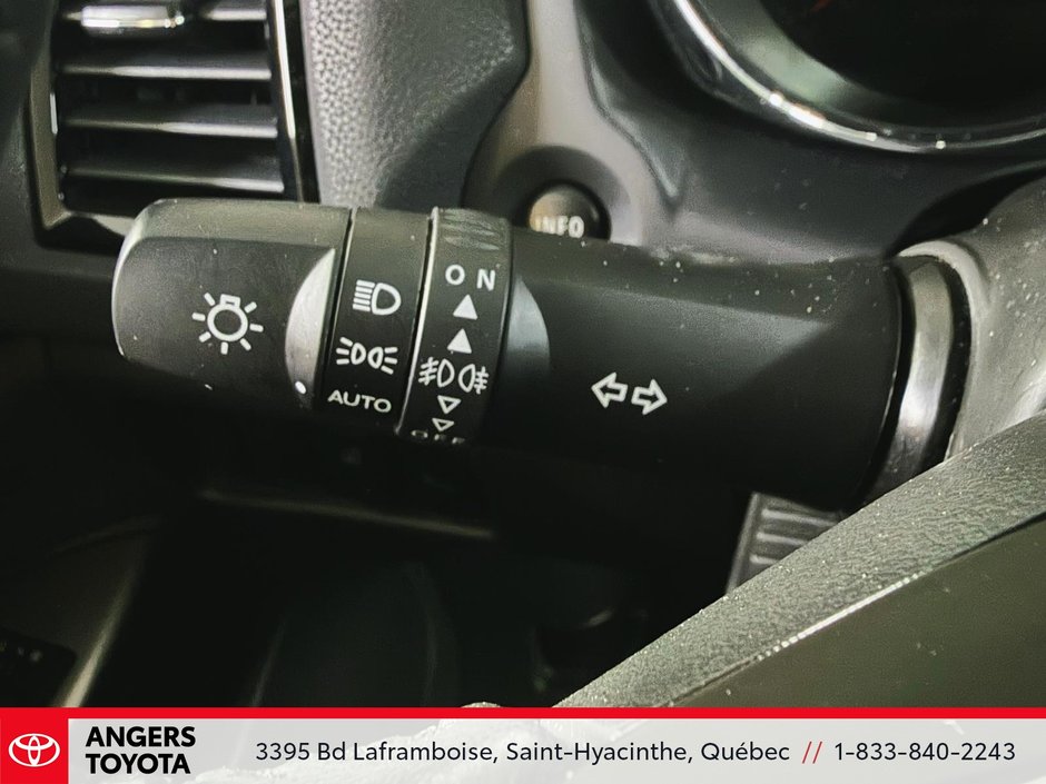 Mitsubishi RVR SEL 4WD 2023-15