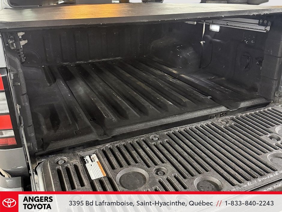 2022 Nissan Frontier PRO4X-21