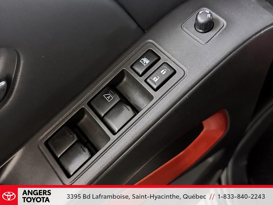 2022 Nissan Frontier PRO4X-11