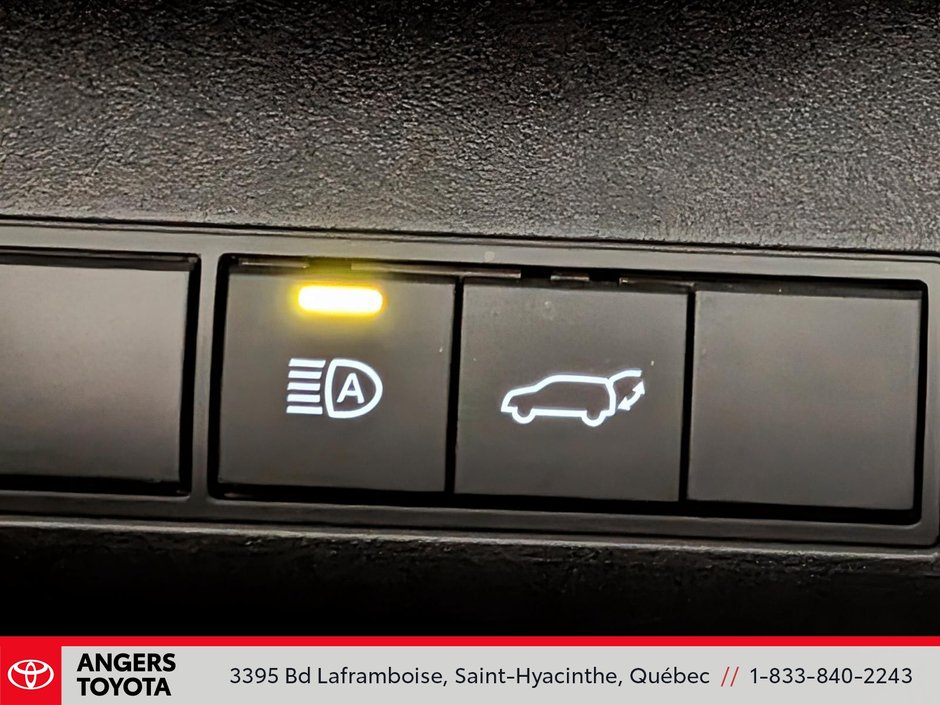 2025 Toyota bZ4X LE-20