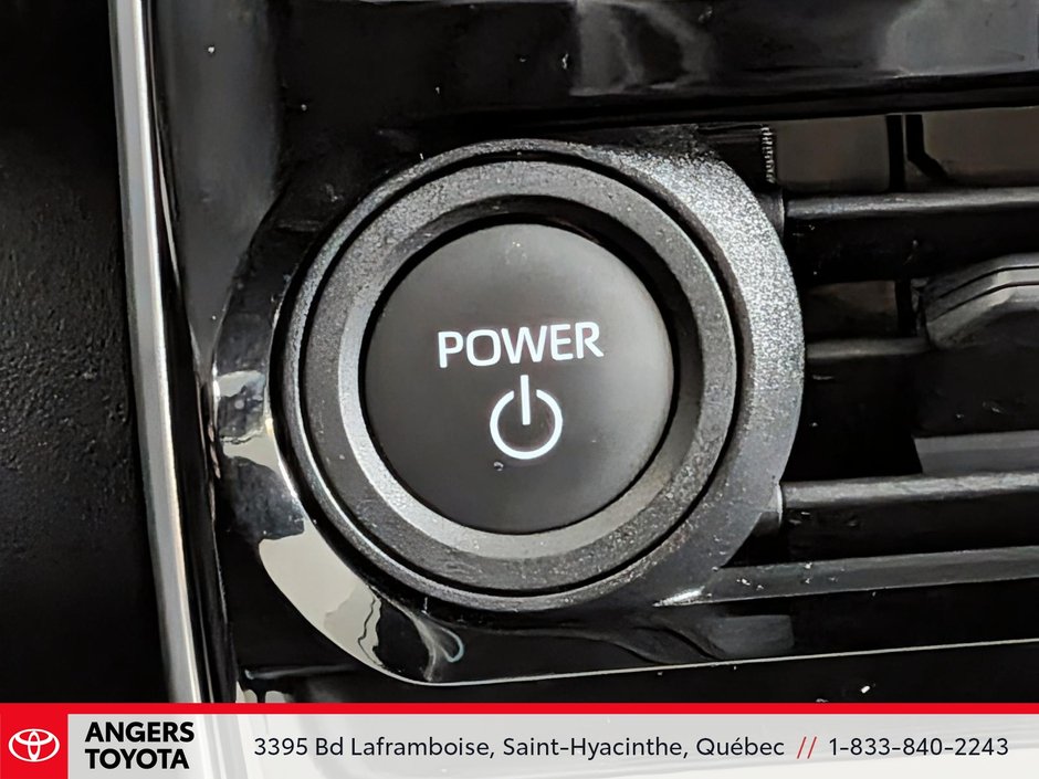 2025 Toyota bZ4X LE-12