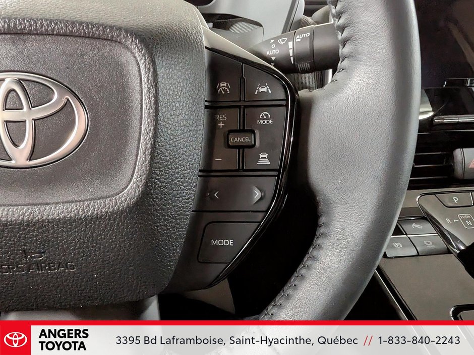 2025 Toyota bZ4X LE-11