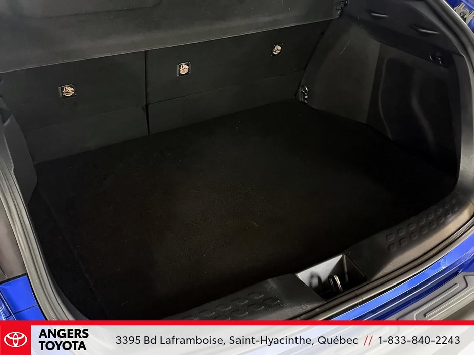2018 Toyota C-HR XLE-17
