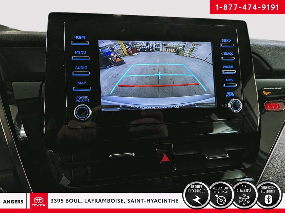 Toyota Camry Hybrid LE 2021-17