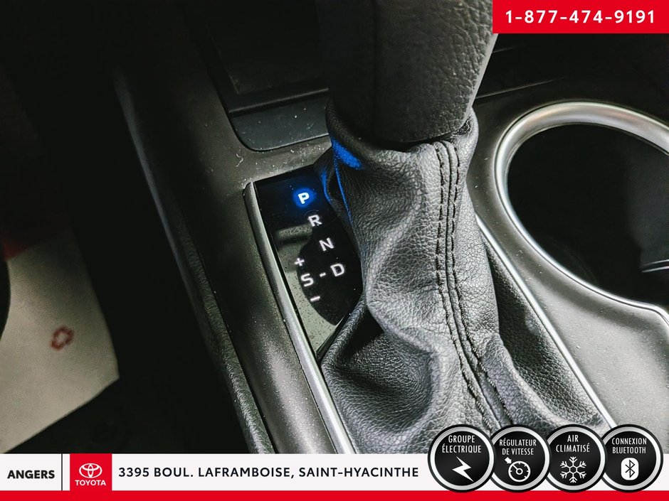 Toyota Camry Hybrid LE 2021-15