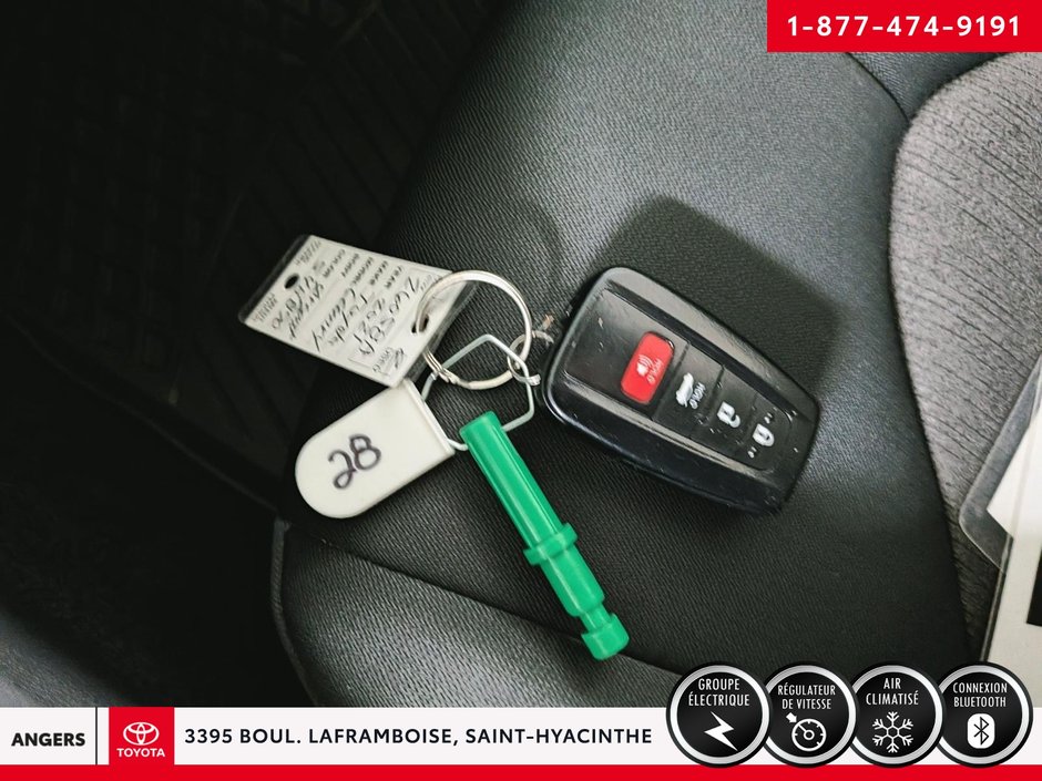 Toyota Camry Hybrid LE 2021-21