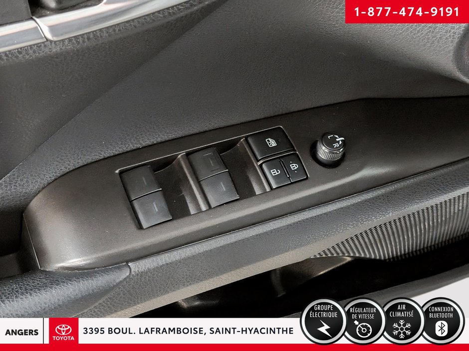 Toyota Camry Hybrid LE 2021-10