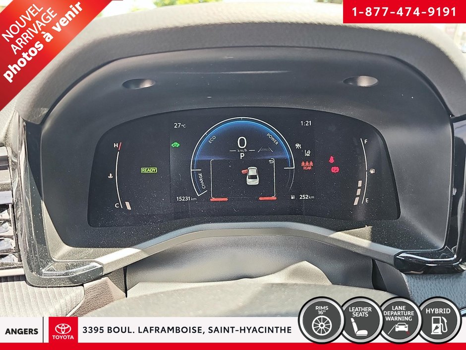 2025 Toyota Camry SE-1