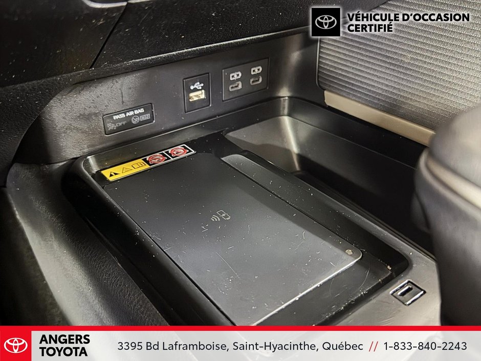 Toyota Camry Hybrid SE 2025-16