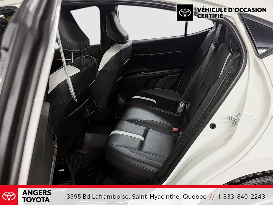 Toyota Camry Hybrid SE 2025-8