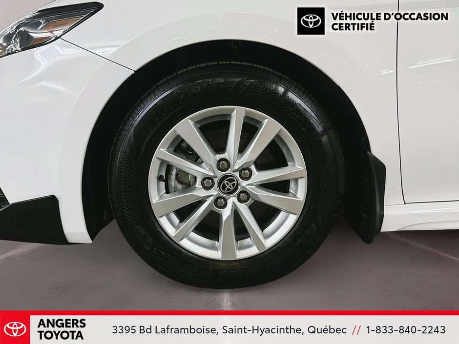 Toyota Camry Hybrid SE 2025-24