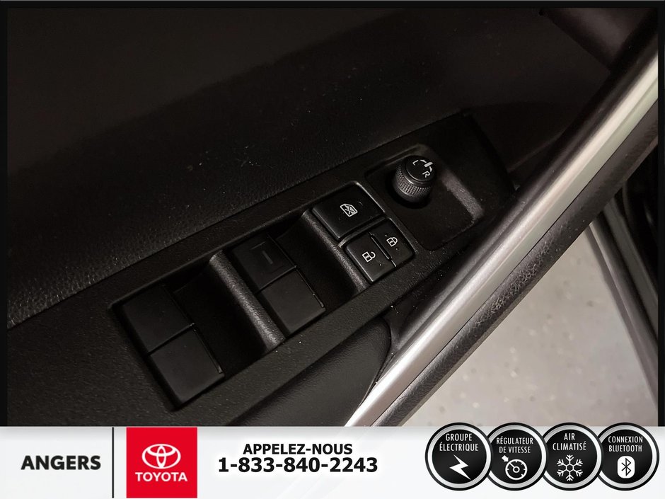 2022 Toyota COROLLA CROSS LE groupe amélioré-12