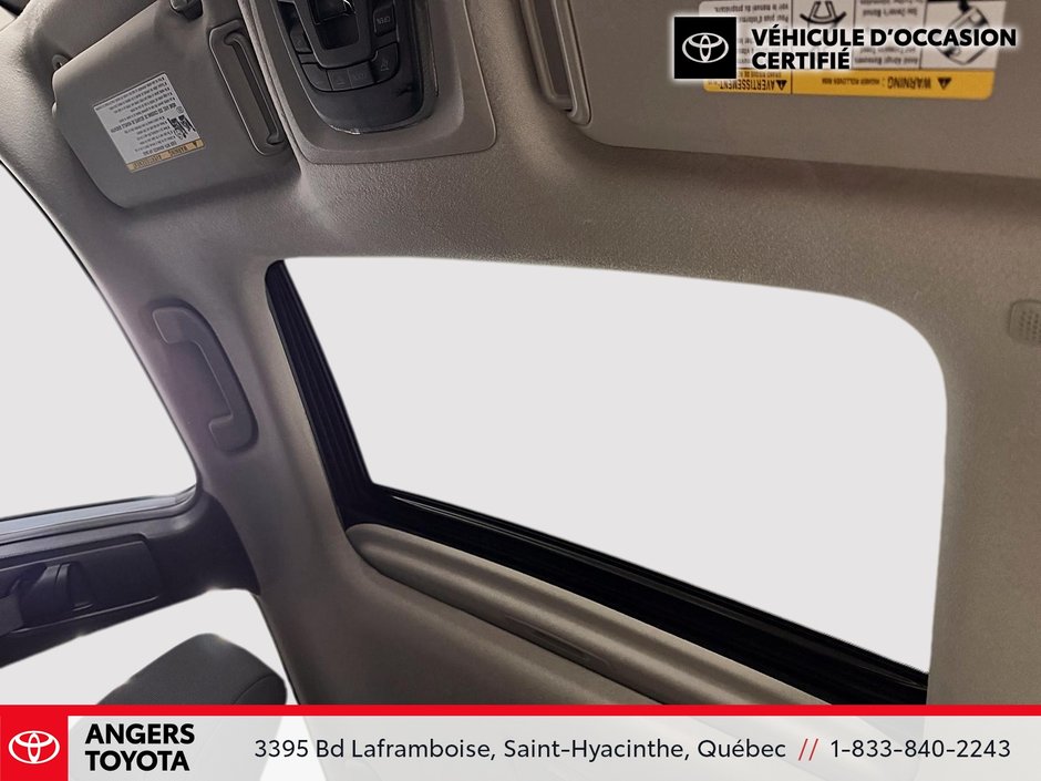 Toyota Corolla Cross LE 2022-15