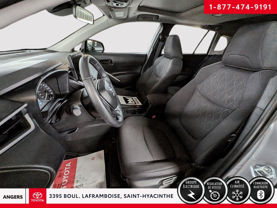 Toyota Corolla Cross LE 2025-12