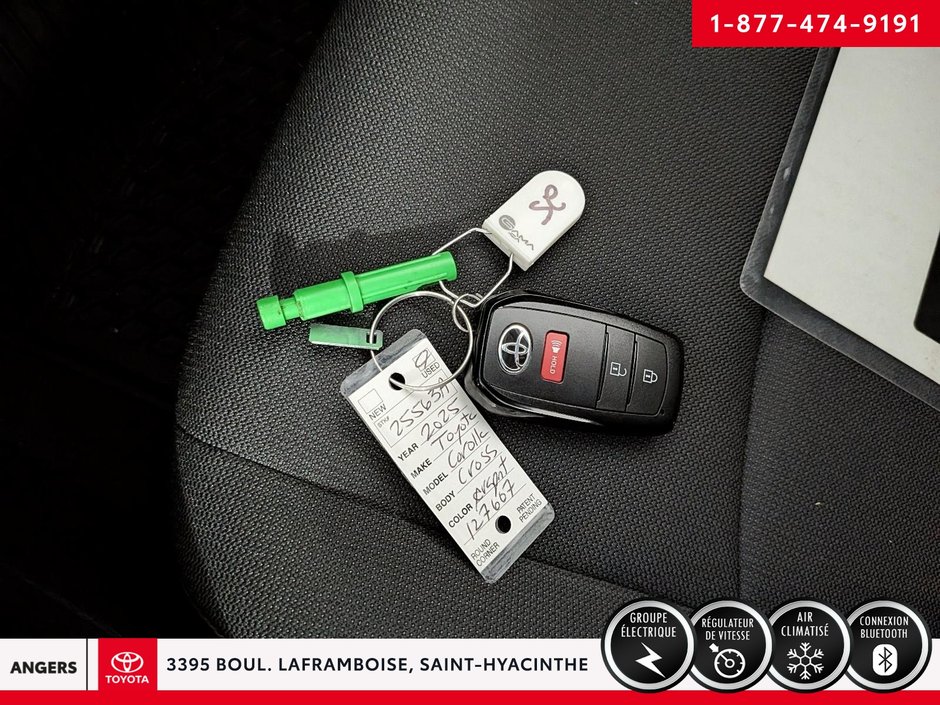 Toyota Corolla Cross LE 2025-19